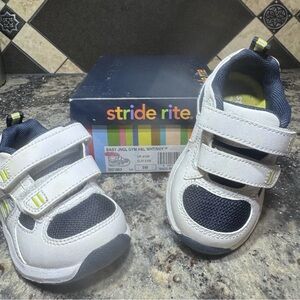 Stride Rite BoysJungle Gym White and Navy Baby Shoes 5W Hook & Loop